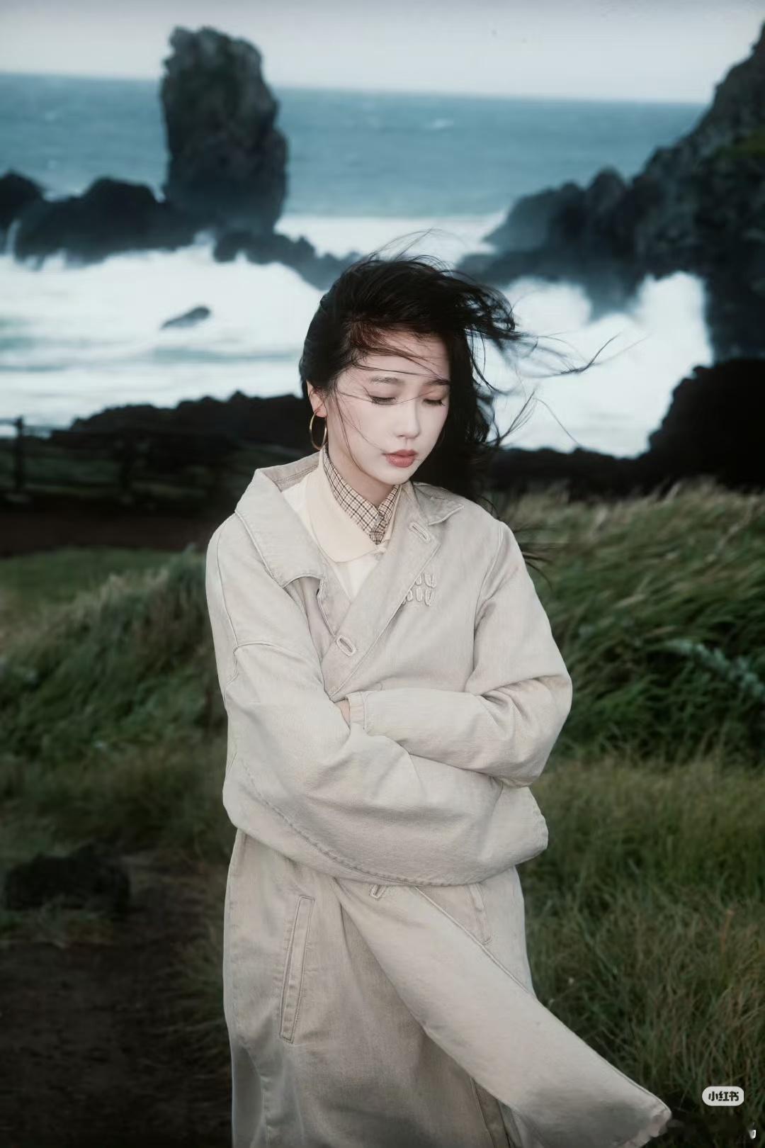 翻我小红薯以前帖子看到这组物料真的好有情绪和生命力的虞书欣