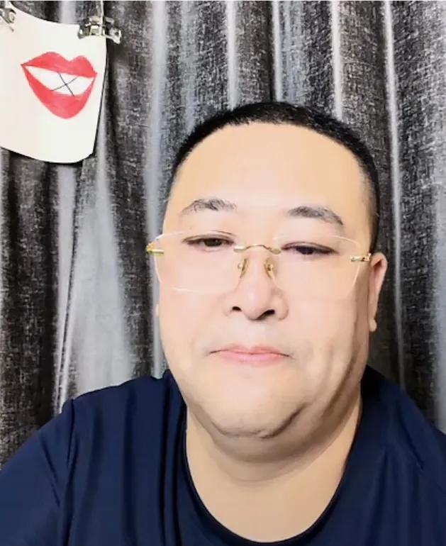田静昨天发视频来到了江西南昌，老杨今天就发视频有朋自远方来，做了一大桌好吃的