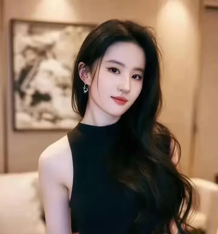 终于知道刘亦菲能火23年的原因了，不是因为她颜值高，也不是因为她条件好，而是