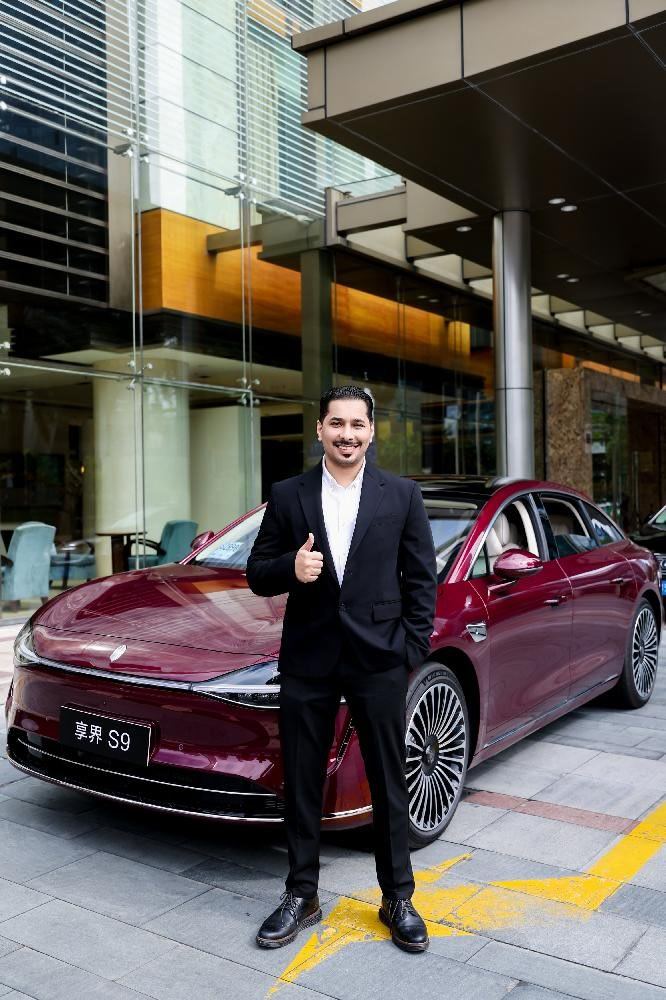享界S9成沙特电影之夜嘉宾座驾近日，鸿蒙智行旗舰9系新款享界S9为第二届“沙特电