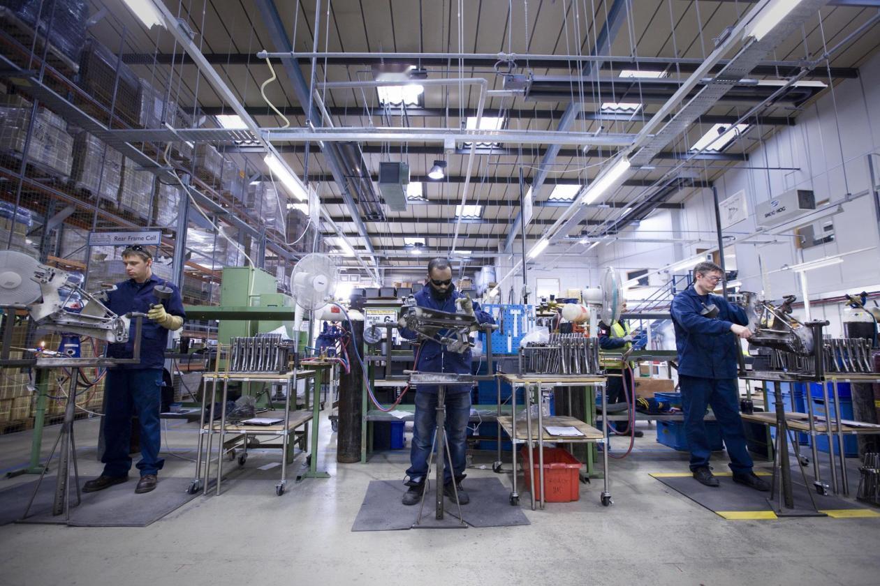 终于知道美国为什么会如此急速的凋零了，因为以前那些勇敢、勤劳的的美国人都没了，只