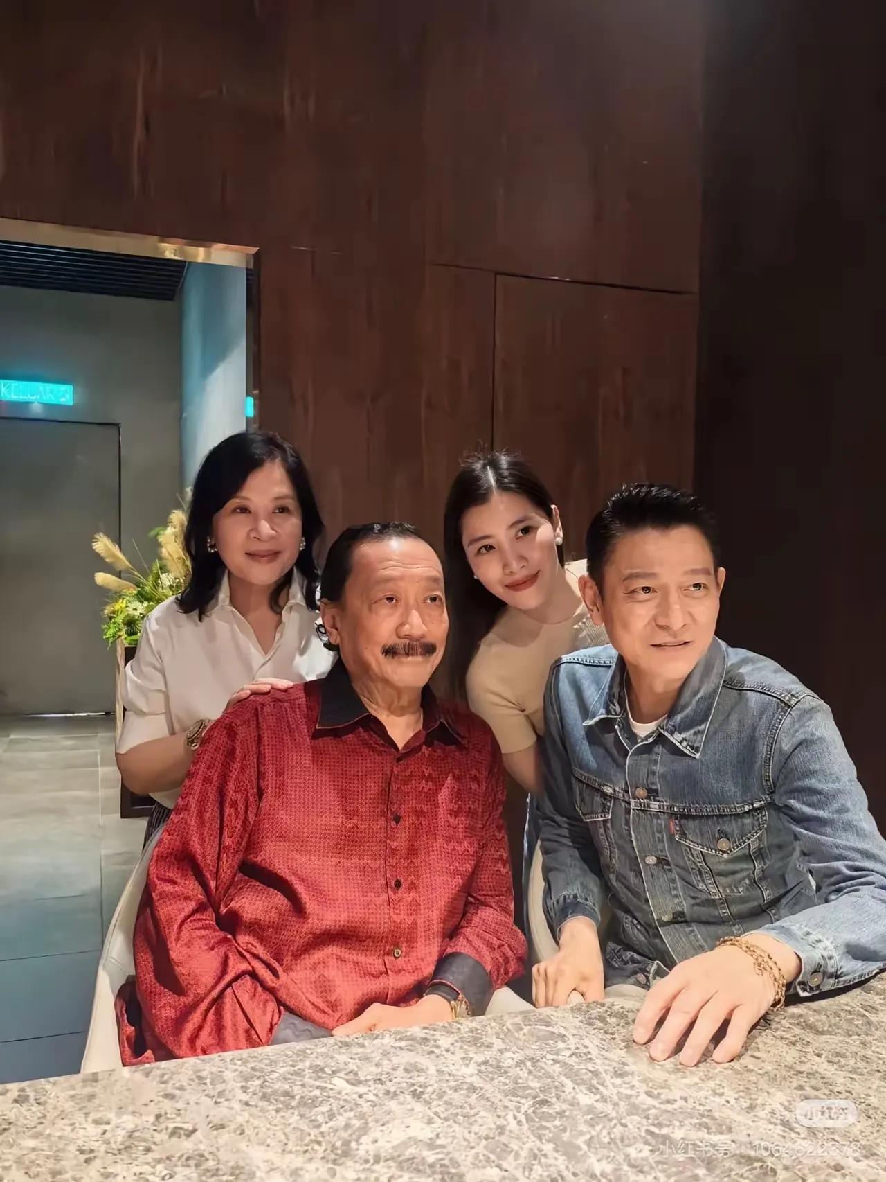 刘德华，到马来西亚见朱丽倩家人！朱丽倩表妹5月10日晒出姐姐朱丽倩和姐夫刘德