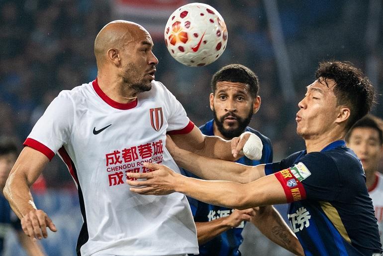 成都蓉城积16分领跑积分榜，国脚杨希中超首球 中超联赛第6轮于4月17日晚开