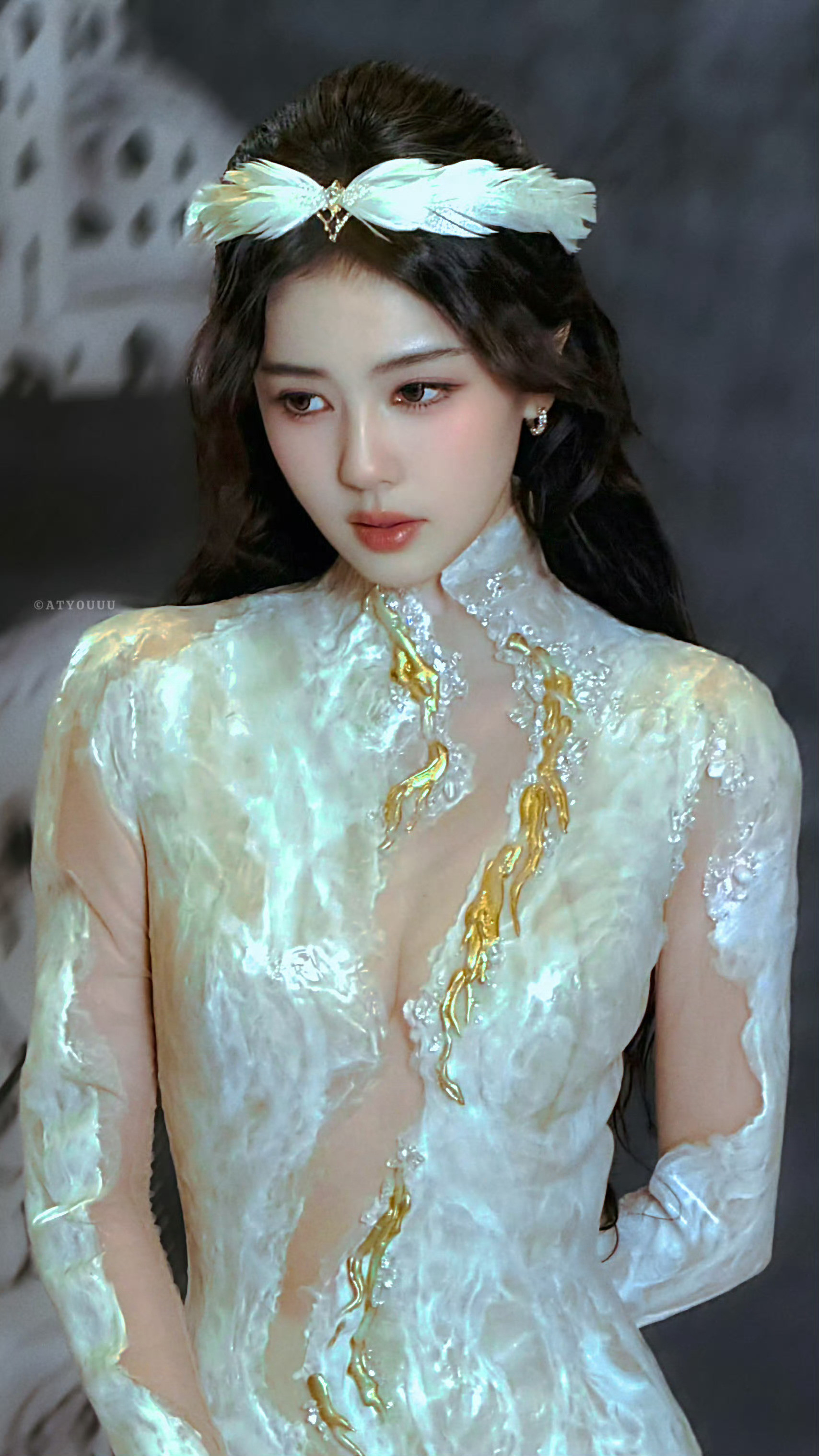 真的好喜欢这一套，上半身的设计，感觉，性感和洁白一体了白鹿​​​
