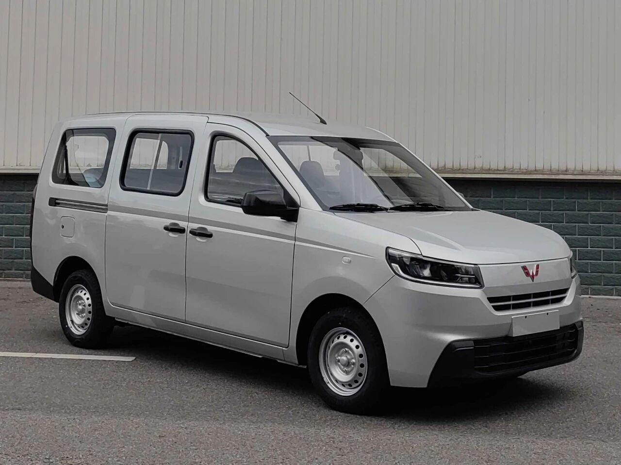 全新五菱荣光登录工信部：尺寸和宏光接近，定位更像工具车上汽通用五菱最近不断把生产