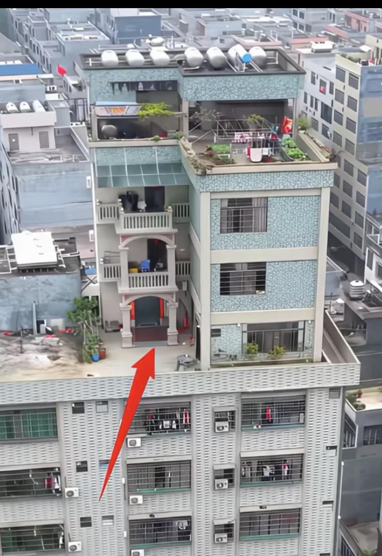 楼上楼算不算违建？底座是怎么固定到下面房子的房顶的啊？如果不是一体建成的，设计时