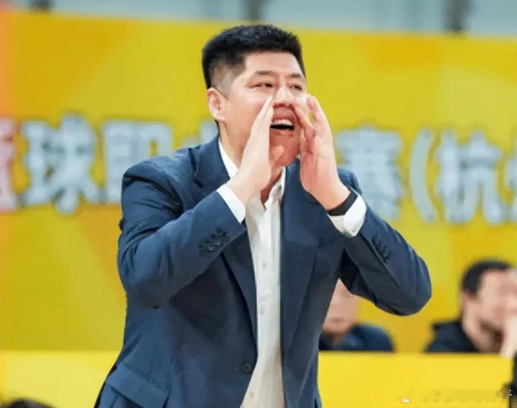 输广厦发布会！潘江直指急躁与过早犯规，刘传兴力挺迪亚洛会回暖广厦88-74战胜