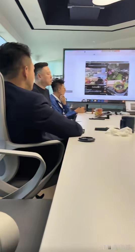百亿身家背后，汪小菲的沉默觉醒：真正的成熟，是不动声色扛住一切手握百亿资产