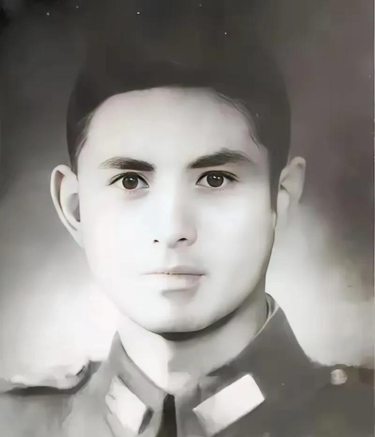 1947年，地下党员石淳认为，敌人可能已经知道他的身份，正要转移时，他却病倒了，