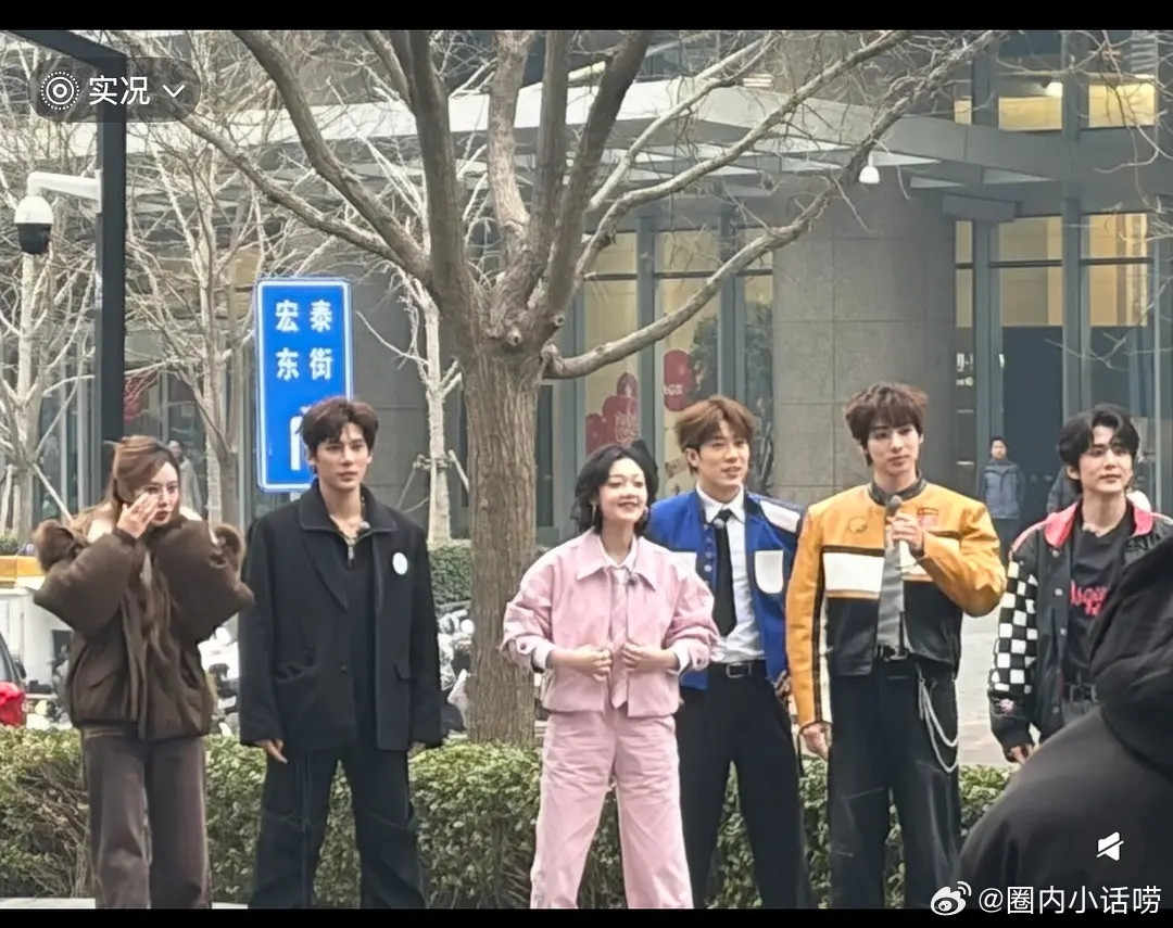 没有滤镜的情况下，这群208里谁最像明星？？