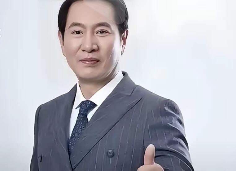 这位男演员不仅长得帅气，名字好听，演技也特别好，但为什么他就没有像于和伟、张颂文