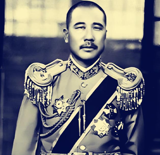 1926年，剥皮将军张宗昌终于如愿以偿，霸占了美人陈佩瑜。新婚之夜，张宗昌下令把