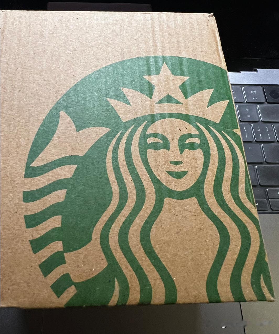 银行也送假杯子？如题，好奇一下。今天做活动送的星巴克杯子，结果回来一看这个跟