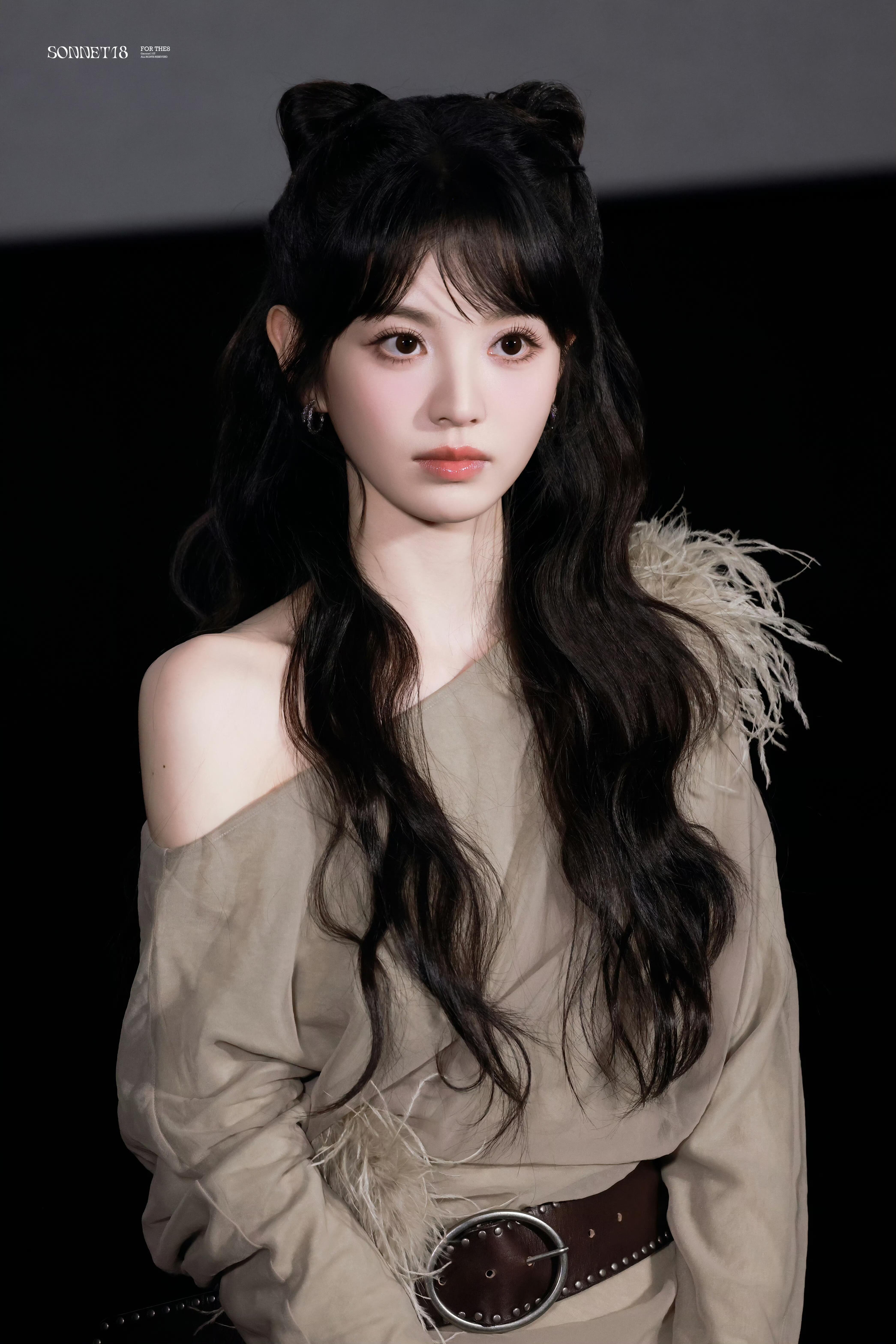 愚人节站姐们拍的田曦薇果然建模好是会被大家抢着拍的