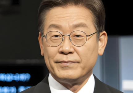 释放尹锡悦和金建希，可以保全韩国的国家形象。不知道李在明是否注意到，尹锡悦越是狼