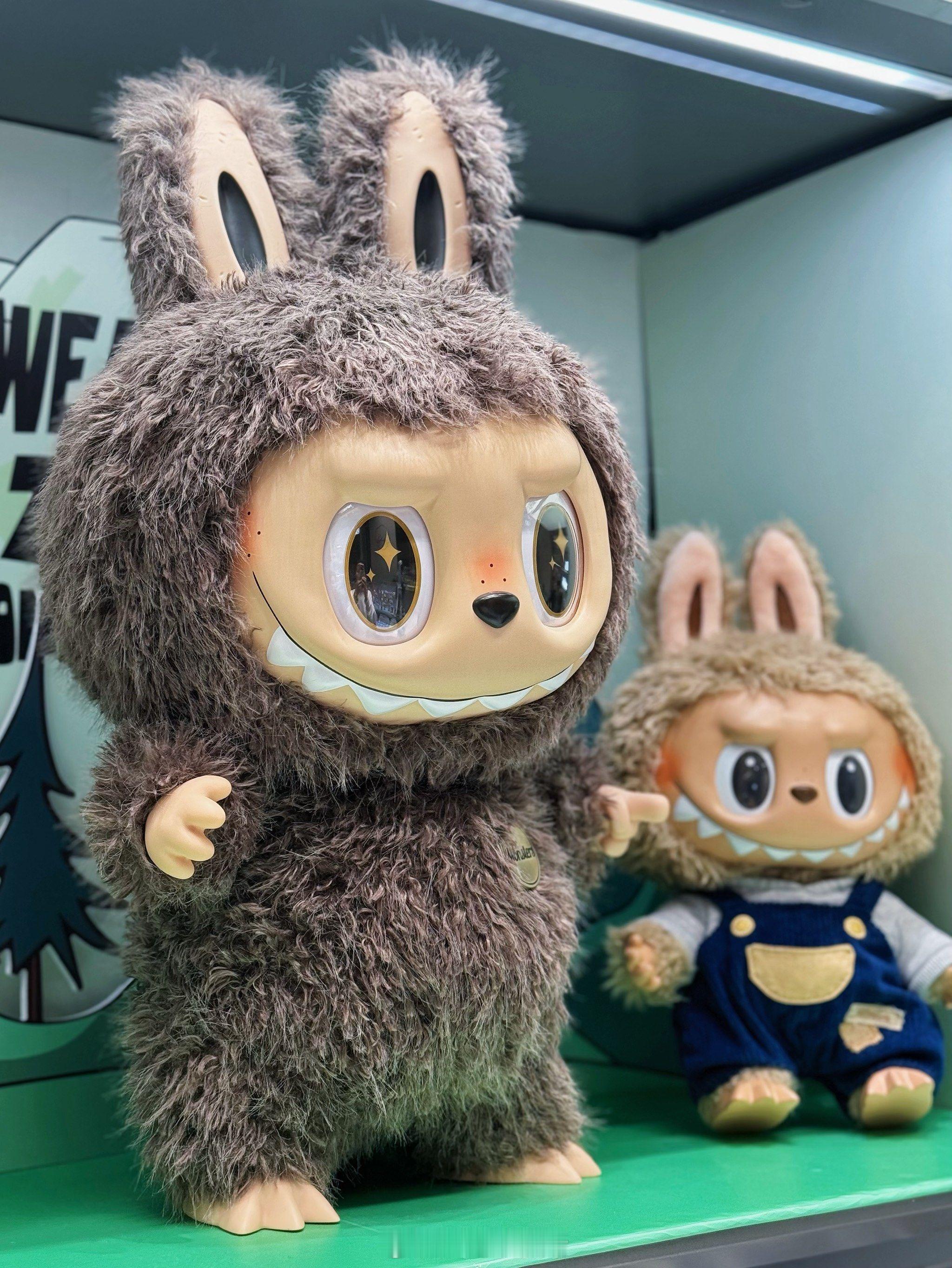 泡泡玛特开始五折甩卖了泡泡玛特五折甩卖，本质是潮玩行业炒作泡沫的破裂。曾被黄牛炒