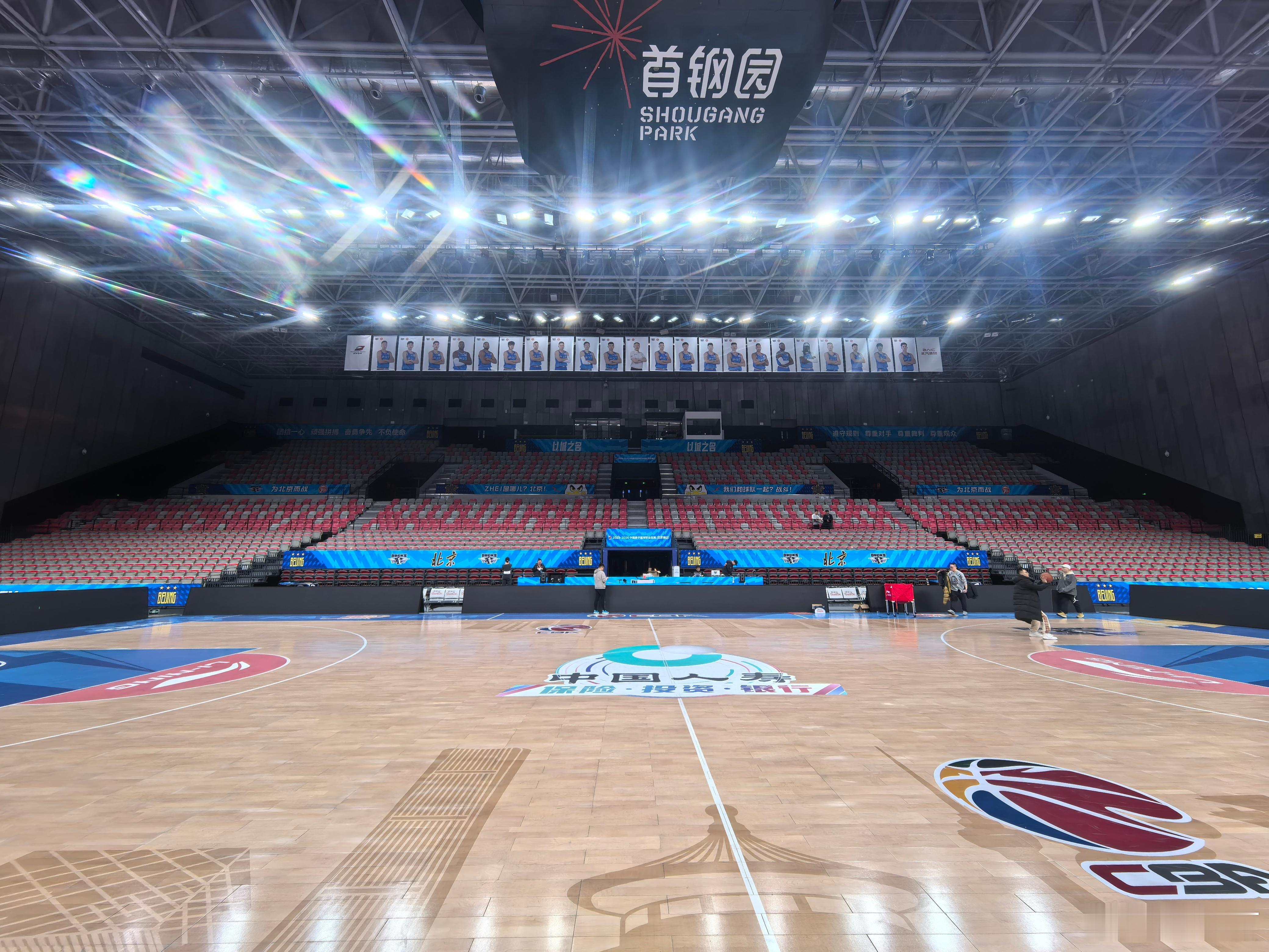 北京男篮vs新疆男篮提前感受一下首钢园新主场！座位比较少，距离比较近，大部分位置