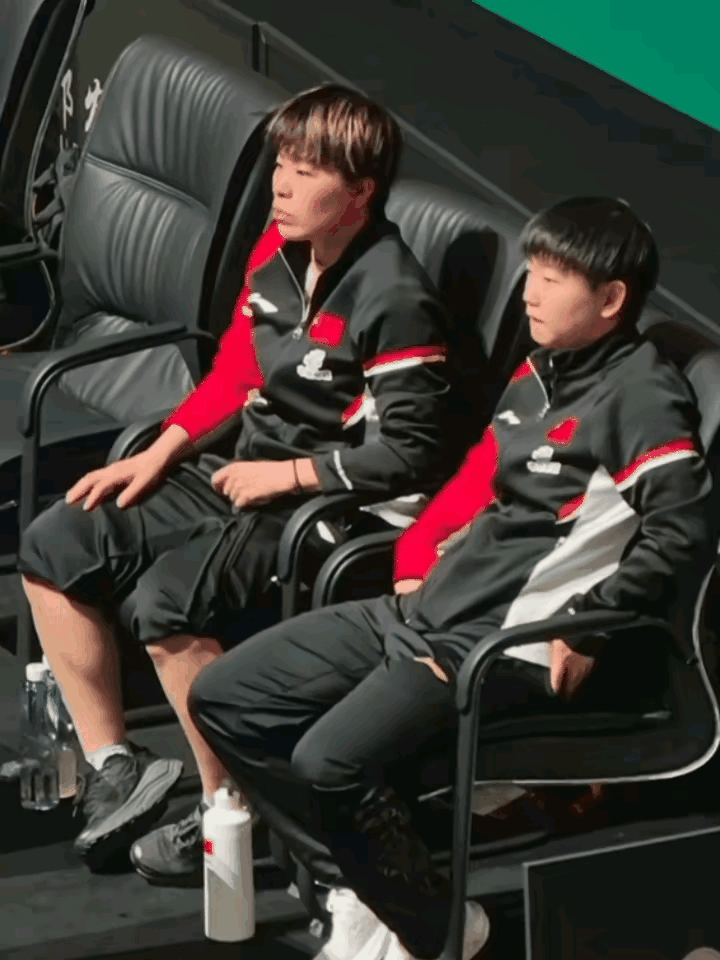 这一幕，莎莎下意识躲，大迪下意识挡，玛莎拉蒂是真的[吐舌头眯眼睛笑]这种下意识反应最动人