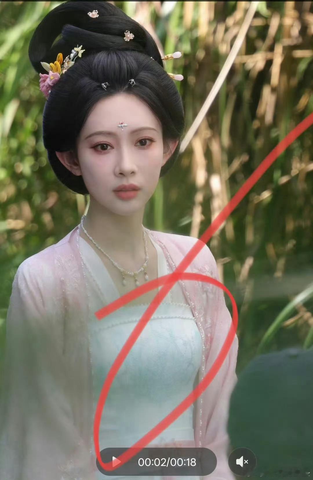 真的好歪鼻子、嘴巴all​​​