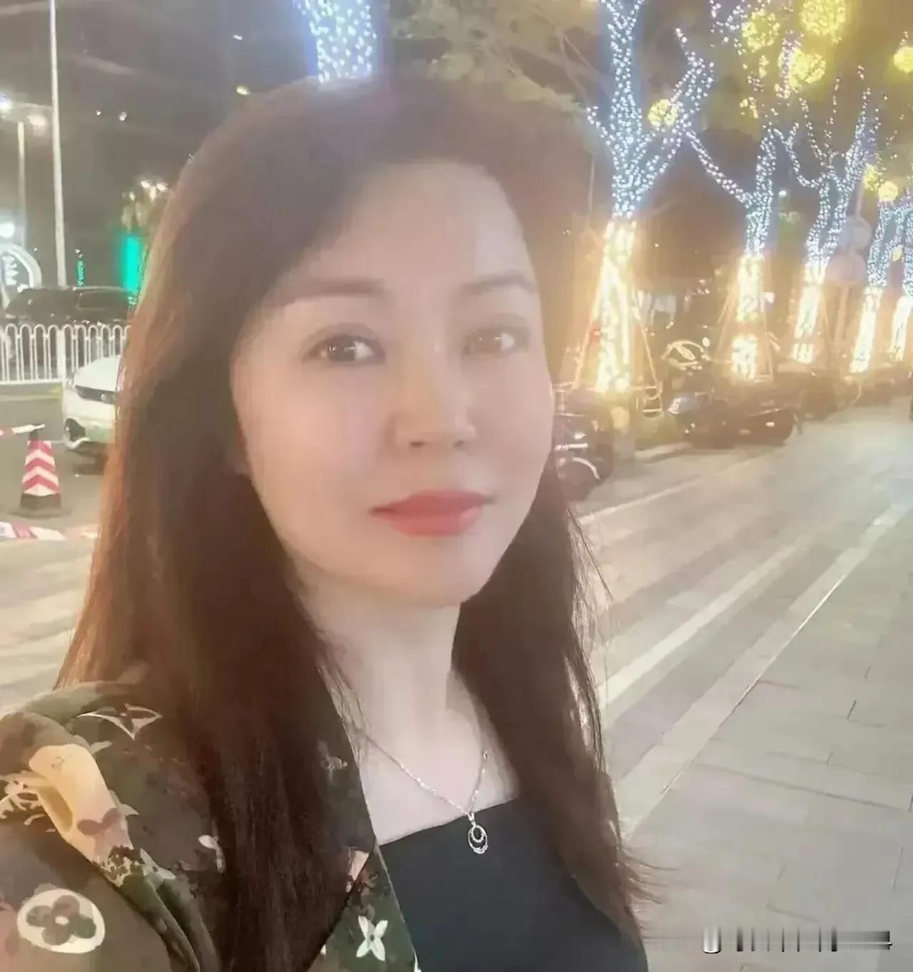 老公的哥哥38岁没碰过女人，一直跟我们住在一起。那一天，我正在给宝宝喂母乳，忘记