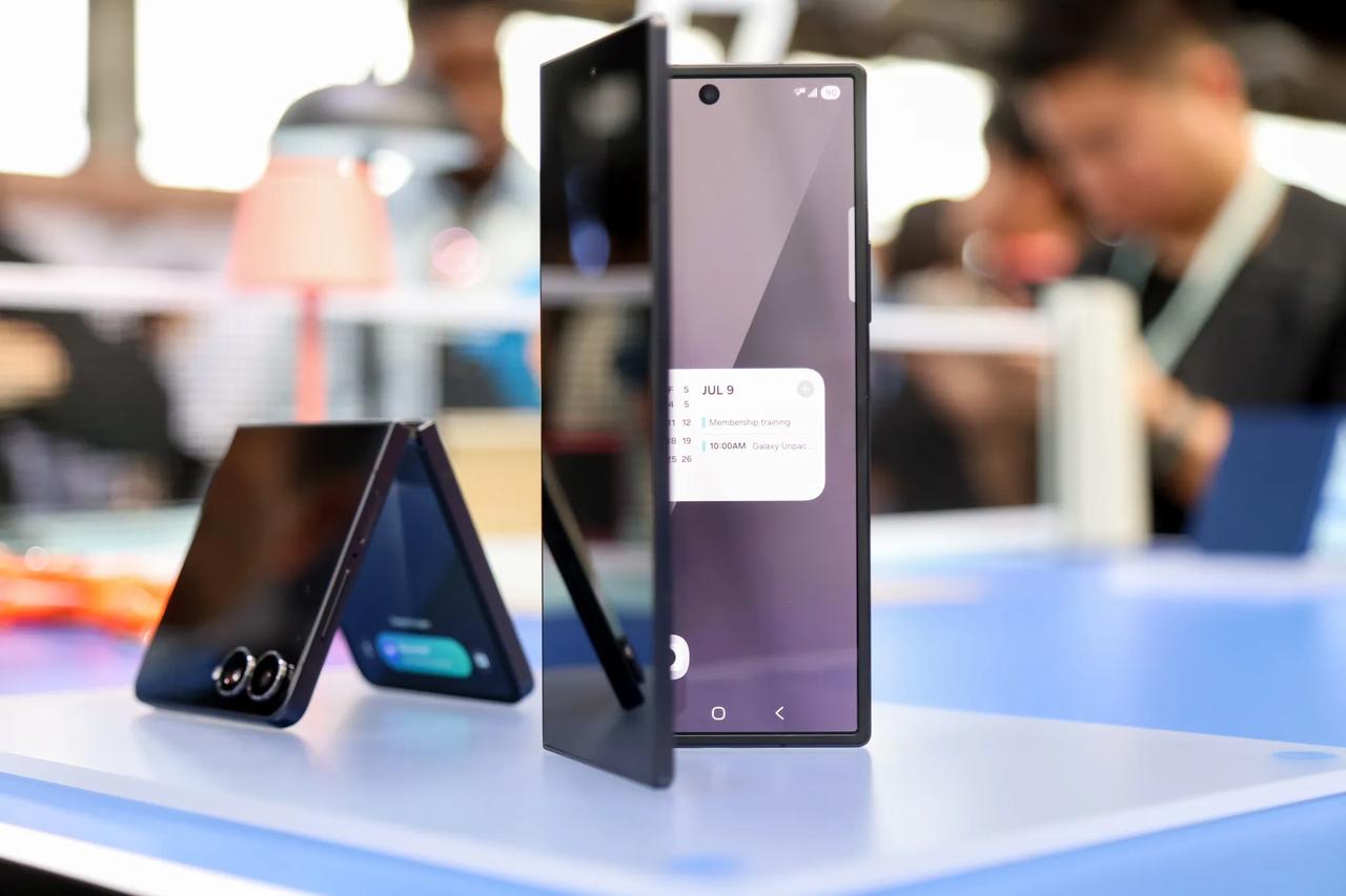 三星GalaxyZFold7火爆开售：销量暴增50%，谁还说折叠屏只
