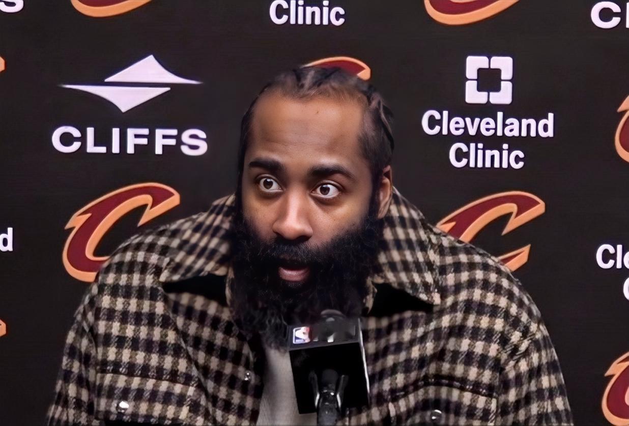 杜兰特：三弟，你这加盟骑士即插即用啊？？哈登：这不很正常吗？？？泰伦卢都说我本