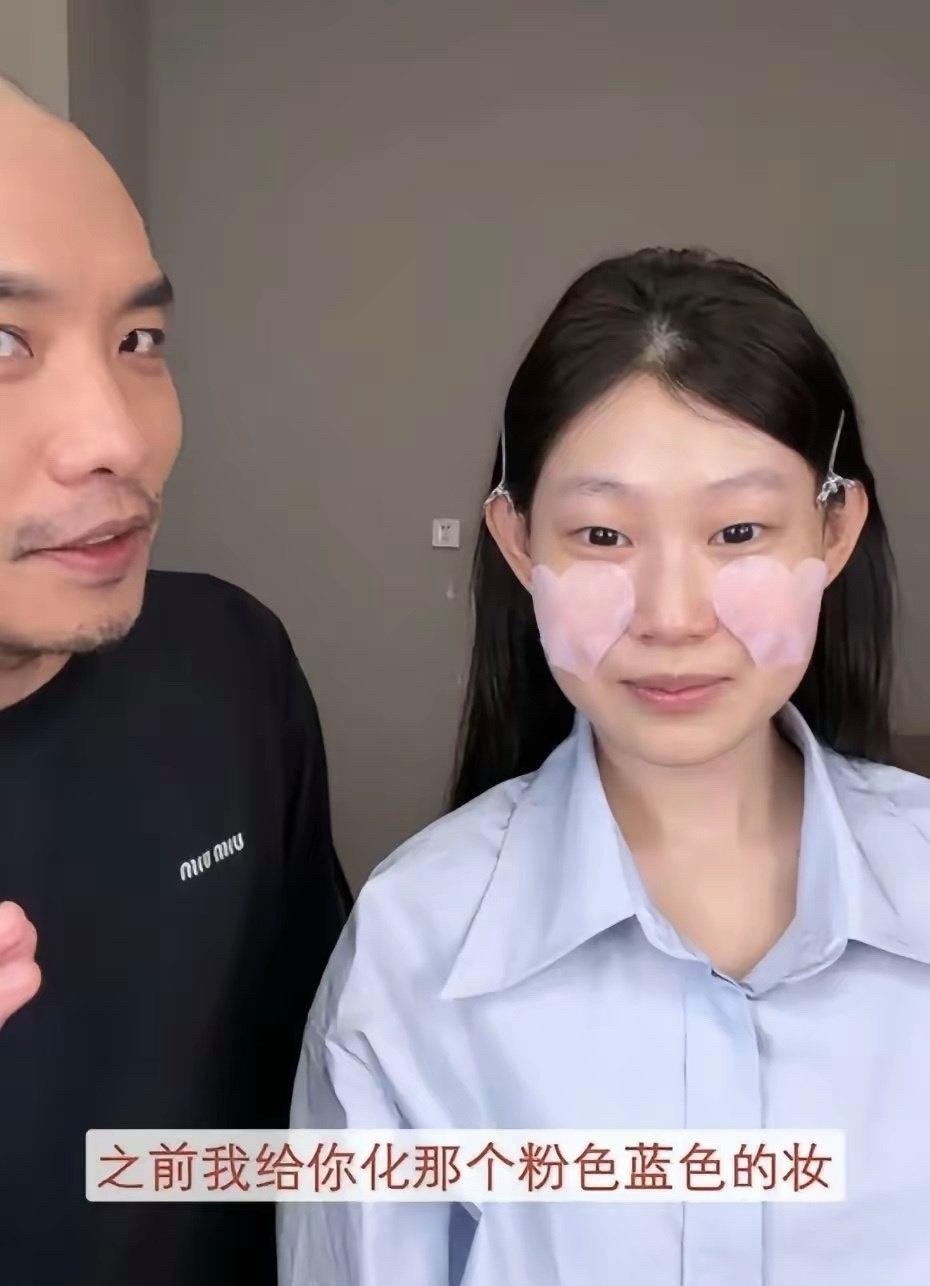 这是小沈阳的女儿沈佳润没化妆之前。据说沈佳润请的化妆师化一次妆要2万元。看看化了