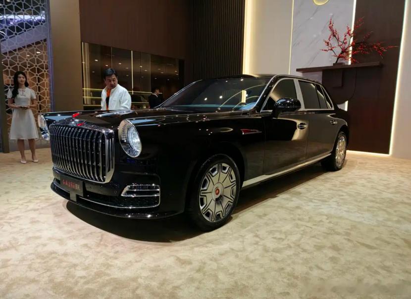 广州车展最贵的国产车来了，居然来自红旗！在今天开幕的广州车展上，红旗金葵花国礼“