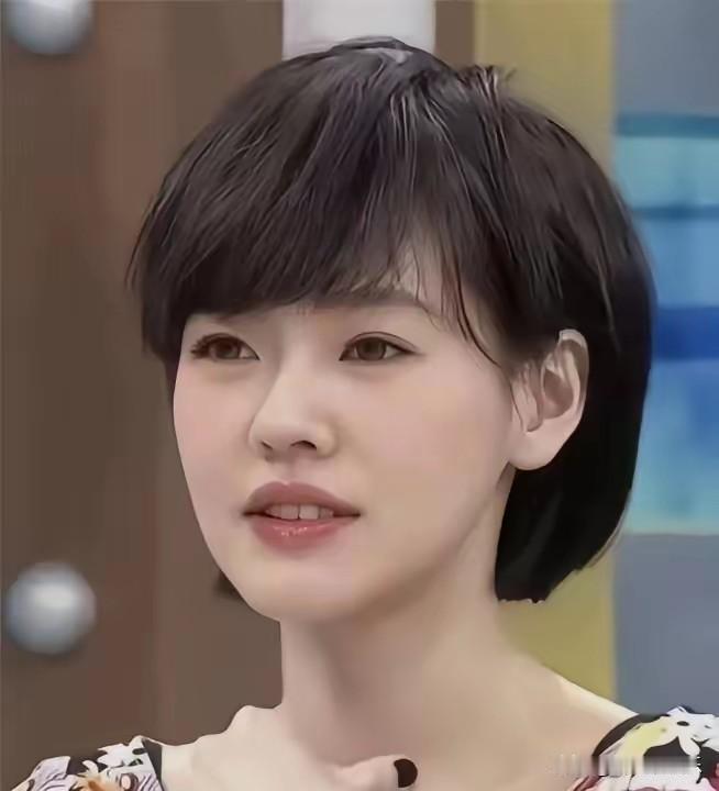 论颜值，小S其实挺冤的！大S一直说自己比小S漂亮，小S也默认这个说法，但她们好