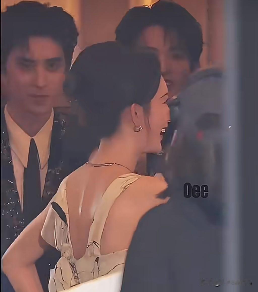 12月11日，孟子义敖瑞鹏明年必合作我很少给艺人接合作，我觉得不切实际，但这次