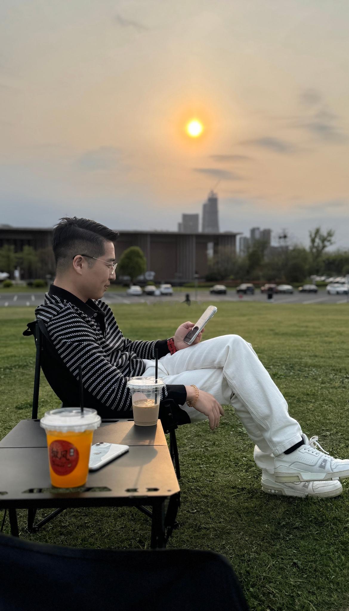 早安！☕️大盘经过连续盘整以后，昨天终于迎来了一根中阳线，成功站上4100点整数