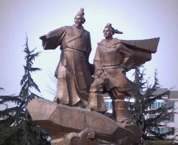 搞工程的才知道，万年工程是什么含金量。都江堰历经2000多年，依旧在正常运作，真