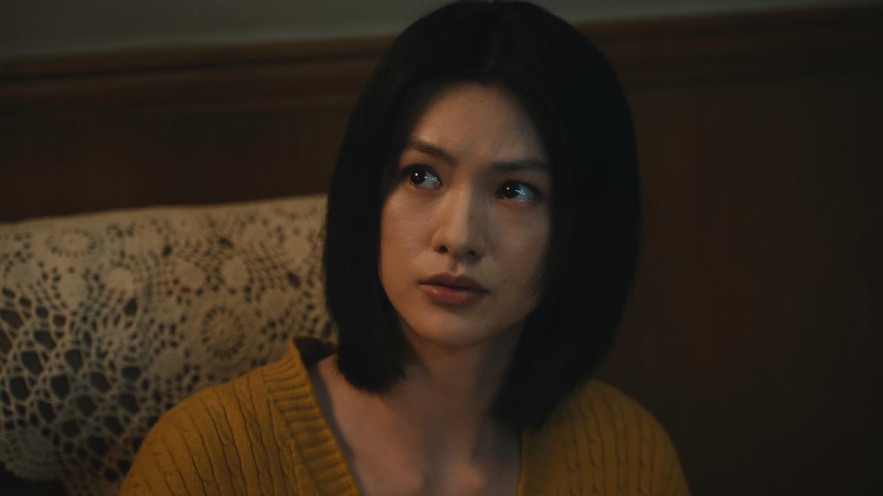 《交锋》金丽娜再一次收到了神秘人纸条：“今晚8点红星招待所307房间。”对方还叮