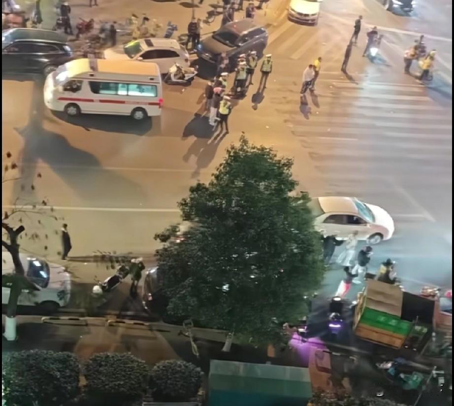 湖南省长沙市一个小区被3大外卖平台拉黑，不再配送，也是醉了湖南省长沙市一个普通