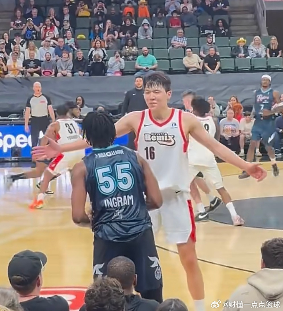 杨瀚森今天赛后接受采访太圈粉了！心态稳到不像新秀，一句话格局拉满！今天比赛结束后