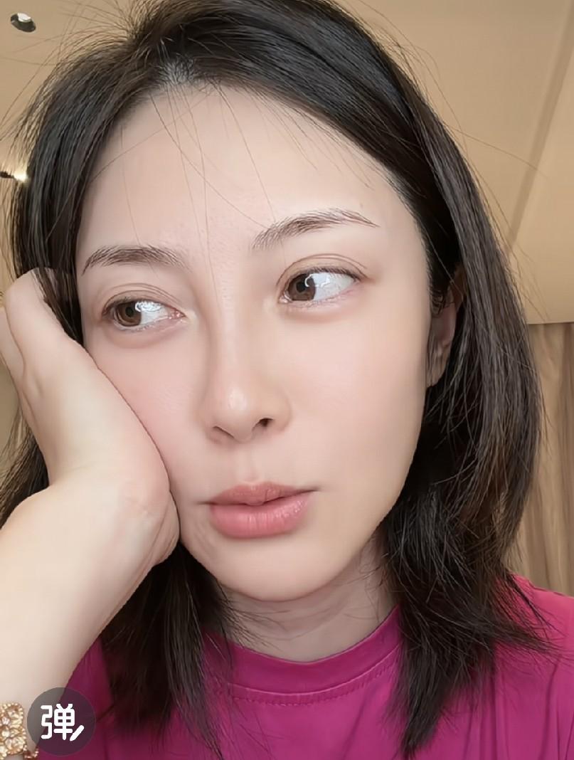 我闺蜜做过演员助理，她跟我说了一句大实话：她说，只要不是头部演员，日子都是朝