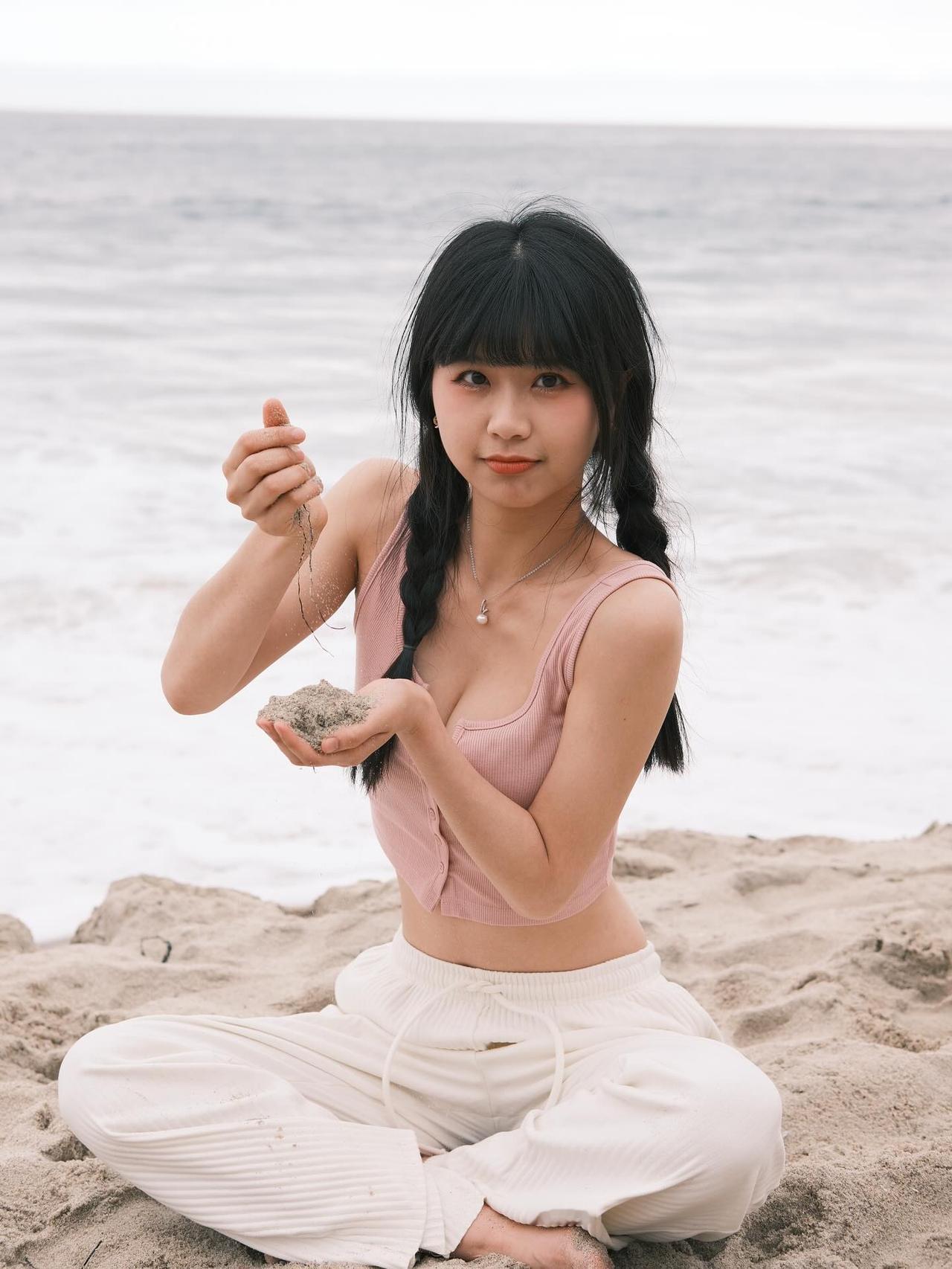 美女夏日海边有多出片歌曲两难加木好歌分享官