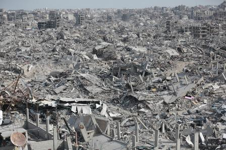 2023年秋，哈马斯突入以色列境内发动袭击，导致近1200人死亡。以色列随后启动