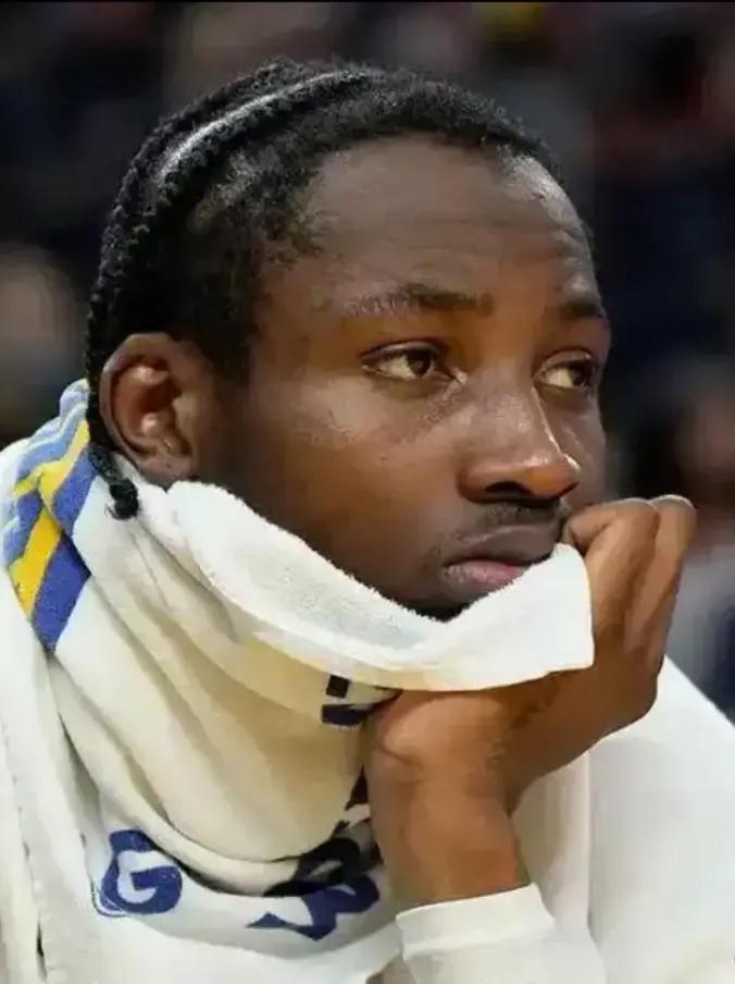 看NBA观感——苦命娃库明加，愣是把自己折磨成苦命娃。勇士队管理层愿意给他