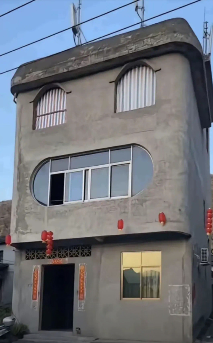 新建的房，在村里老拉风了，回头率百分之百，总算扬眉吐气了
