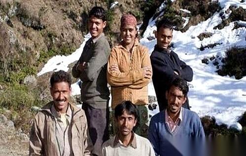 我跟你说，有些事儿，听着是奇闻，掰开了一看，里面全是血泪。就说那个地方，一个女