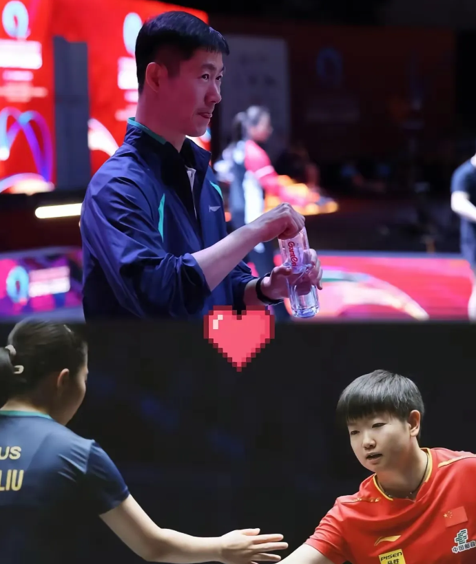 王励勤这话虽说听着扎心，但真没说错，曼昱和莎莎现在的球，真不在一个level上了