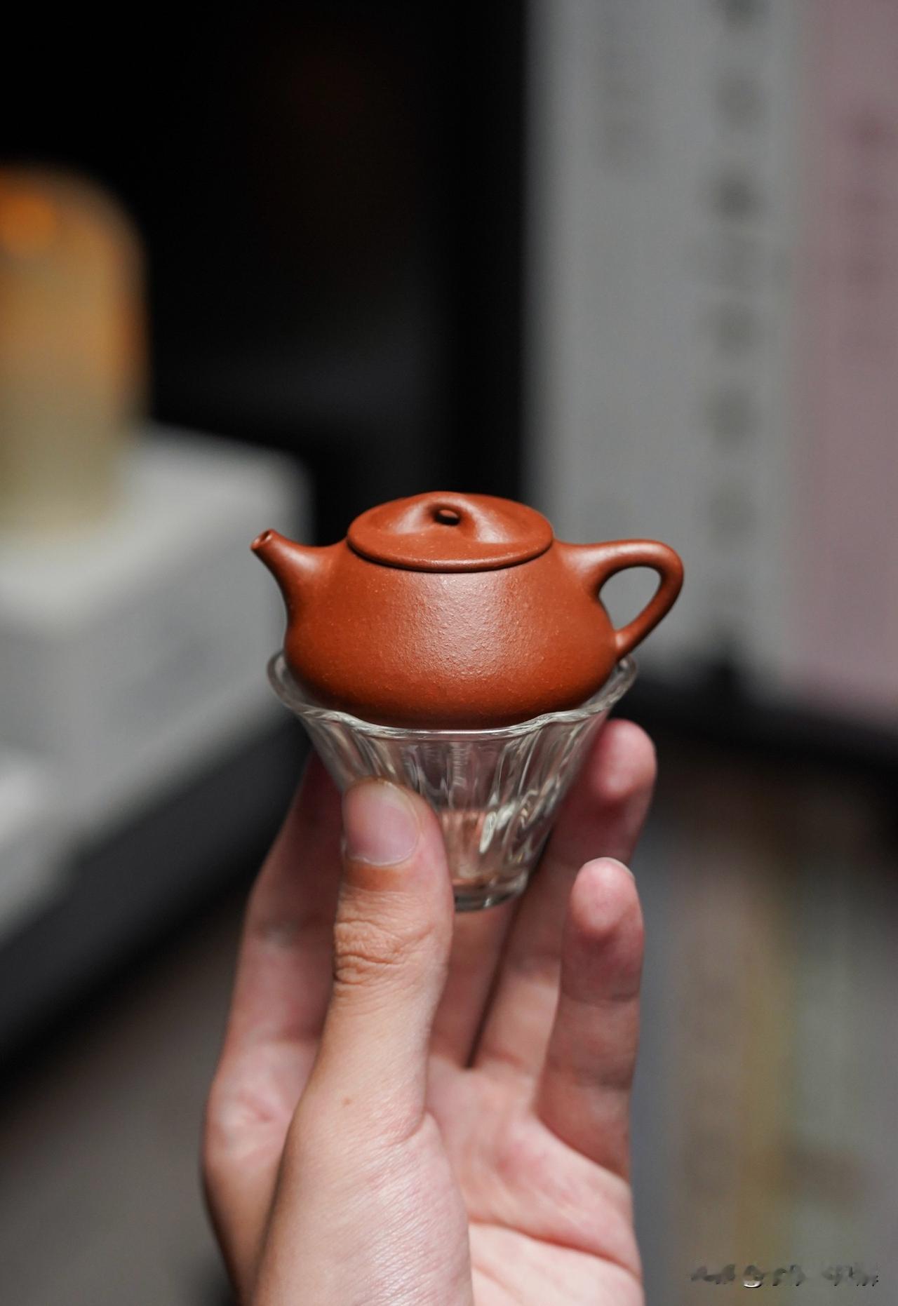 又传年龄时期，越国大夫范蠡辅佐越王勾践打败吴国后，谢绝封赏，偕西施乘舟过太湖，迁