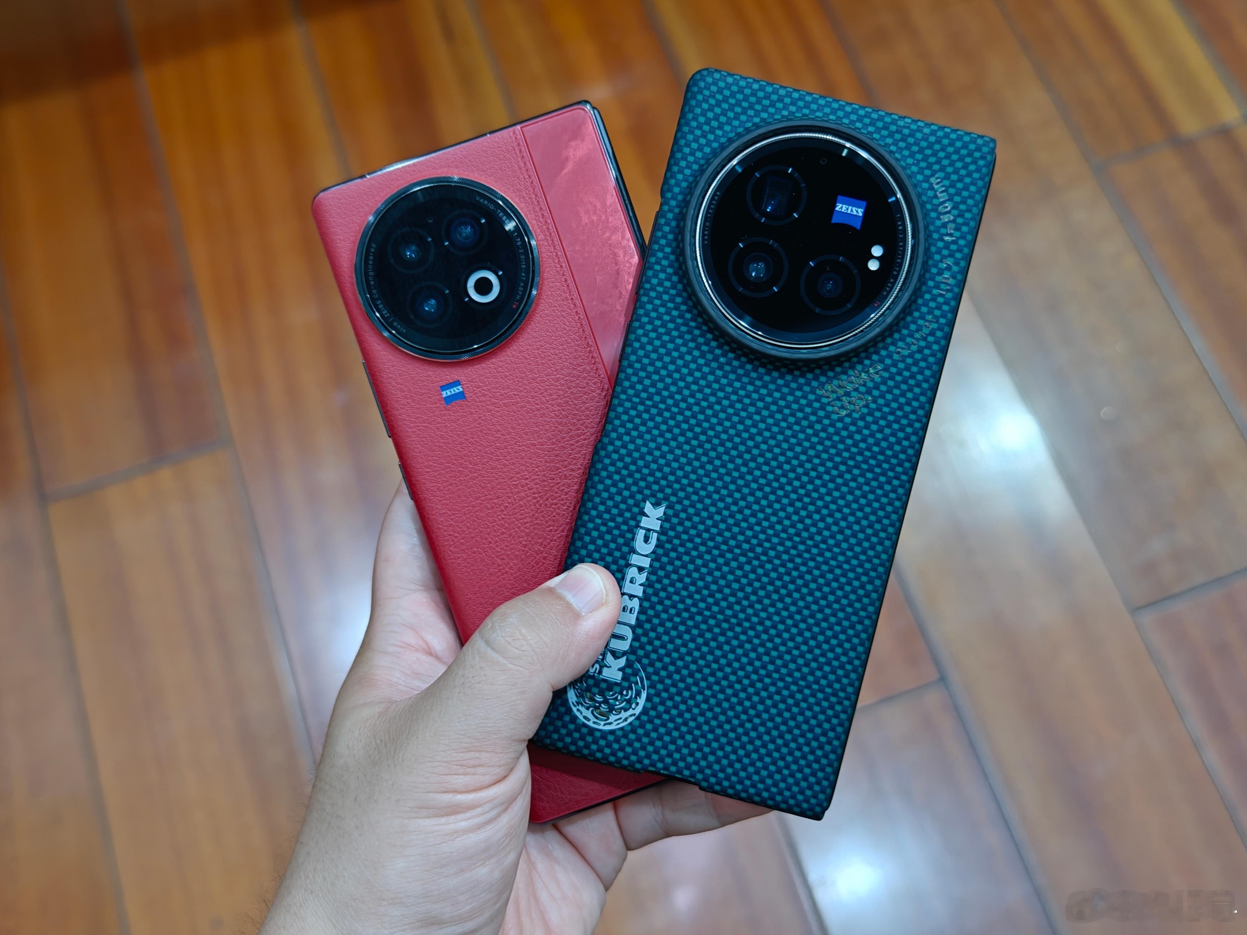 给我爸换个vivoXFold3Pro，他一直是vivo手机用户，之前用的是