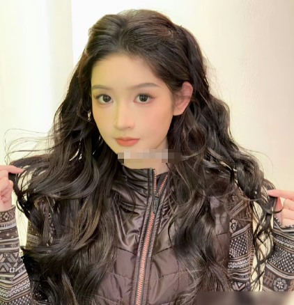 28岁王玉雯的焦虑，引起多少人共鸣？她父母比同龄人爸妈大十几岁。妈妈63