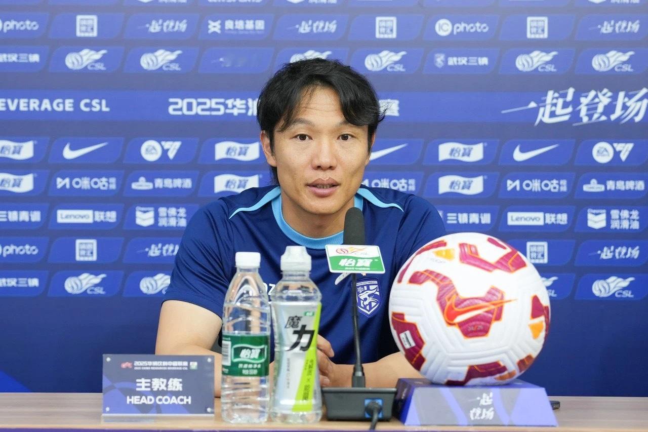 武汉三镇邓卓翔谈挑边策略：“关于挑边的具体情况我不太清楚，这可能是队