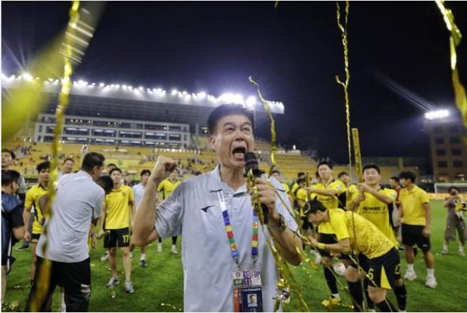 广州豹冲超后第一把火：3000万砸向国门，背后算的是一笔人心账⚽越秀山那晚，