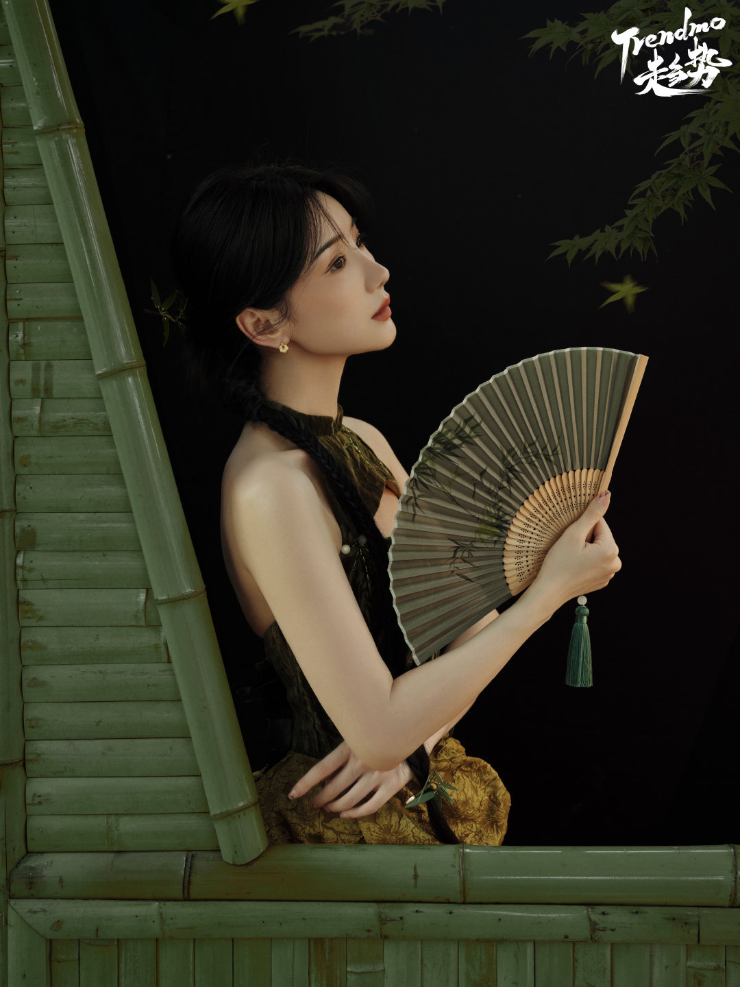 毛晓彤世园会大片：一弯清浅盈盈荷香，新叶娉婷旅人清梦。毛晓彤