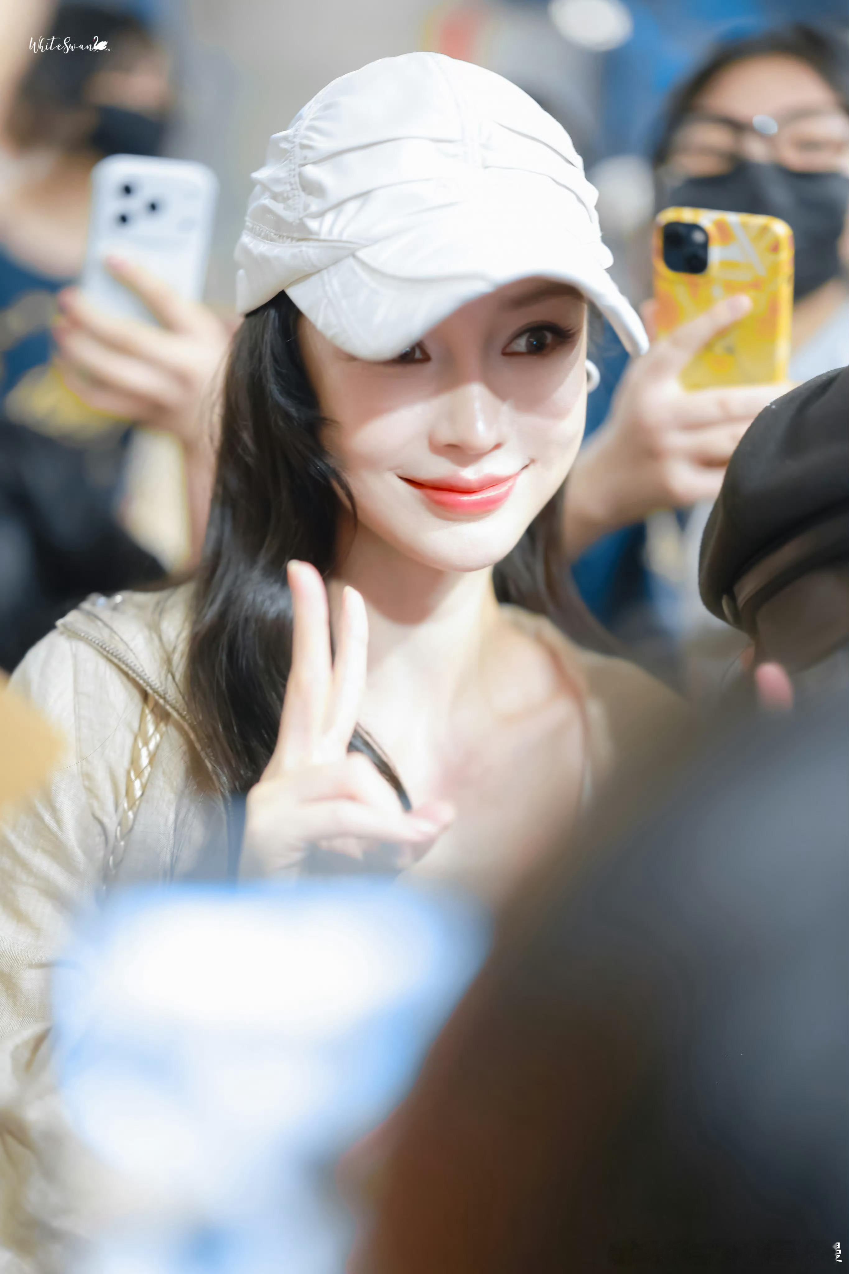 angelababy🍰uimo首位全球品牌代言人杨颖“春天有鲜花绽放秋