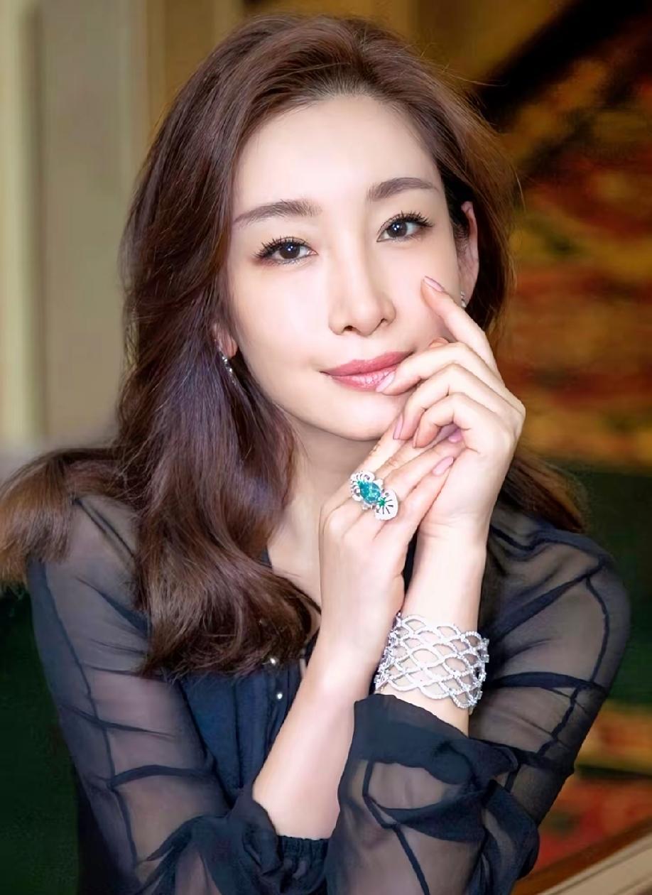 发现一个很玄学的事，但凡秦海璐有参演的剧，不管主角是哪一个，这部大概率都可以火